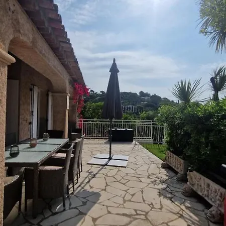 Augustina サント・マキシム