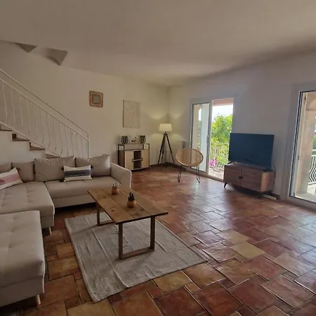 Augustina * サント・マキシム